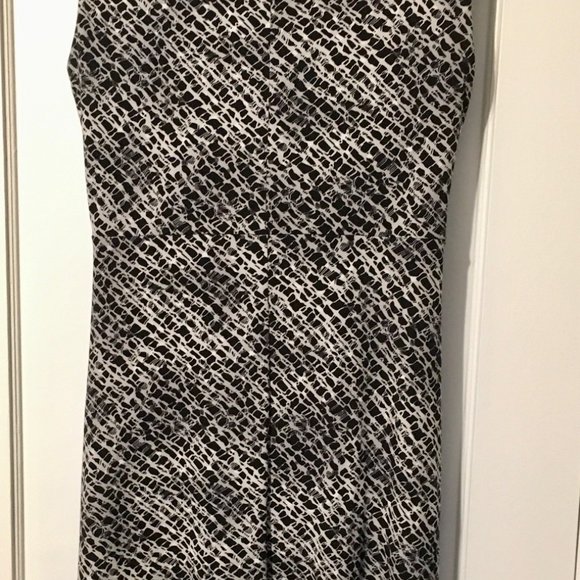 Kenneth Cole Faux Wrap Dress - Size Medium - Picture 4 of 4